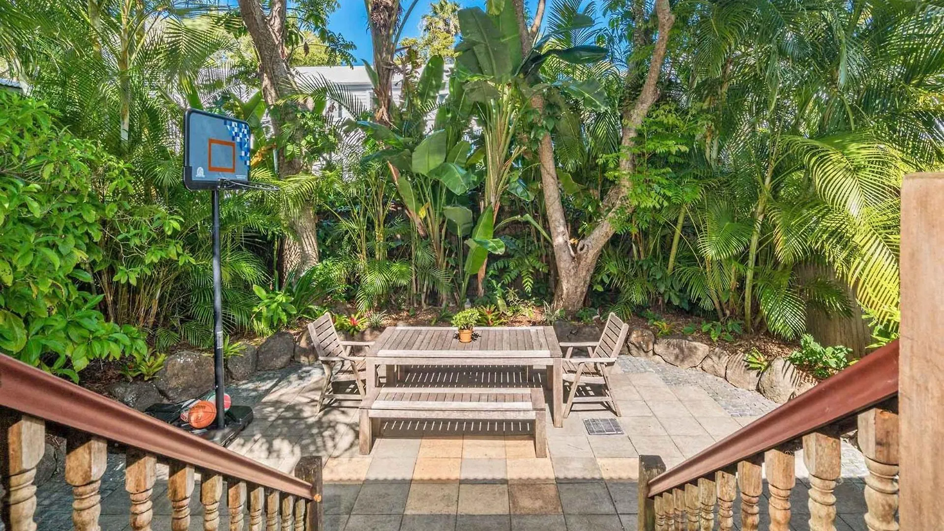 A Perfect Stay - Longhouse Byron Bay