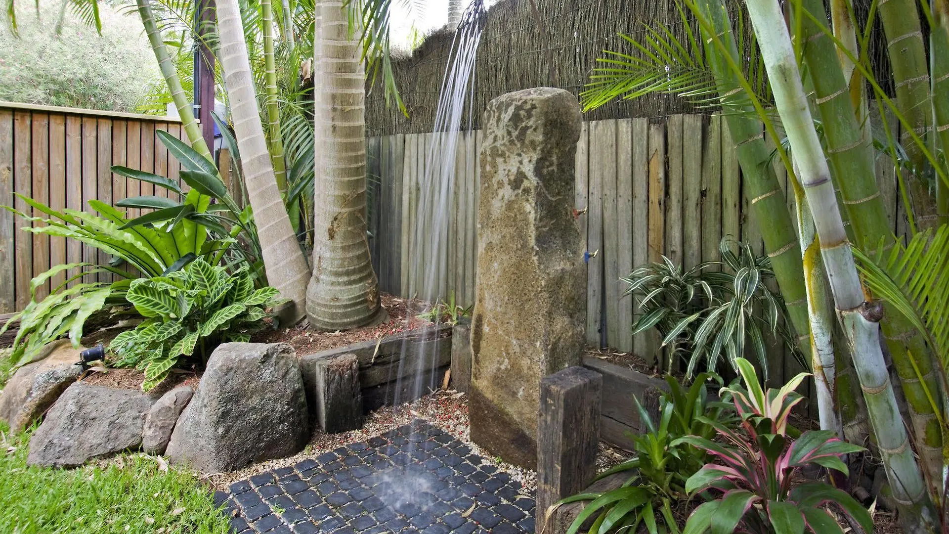 A Perfect Stay - Longhouse Byron Bay 0*,