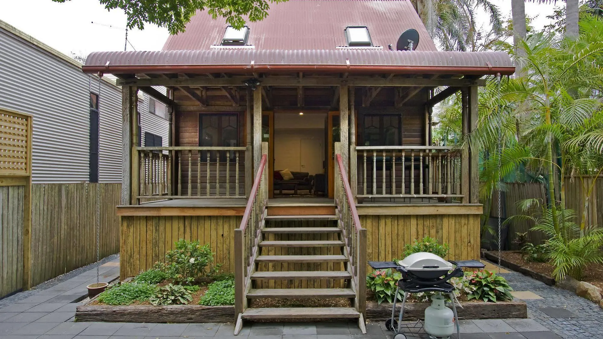 A Perfect Stay - Longhouse Byron Bay